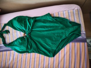Bañador verde con anilla