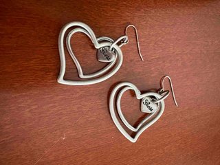 PENDIENTES GUESS