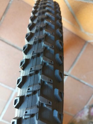 Coperta Bici 24 Btwin All Terrain Nuova