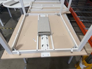 Mesa de oficina IKEA 1.2m x 1m