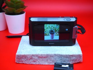 Sony Cyber-shot DSC-T77