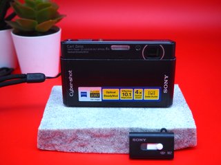 Sony Cyber-shot DSC-T77