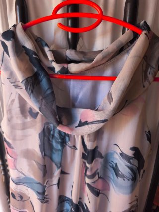Blusa sin mangas con estampado floral