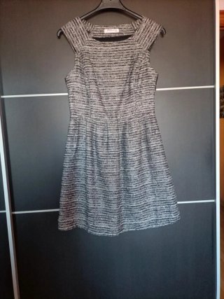 Vestido corto sin mangas gris y negro