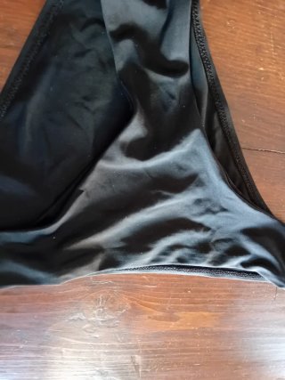 3 bikini un copricostume  un pantaloncino mare e u