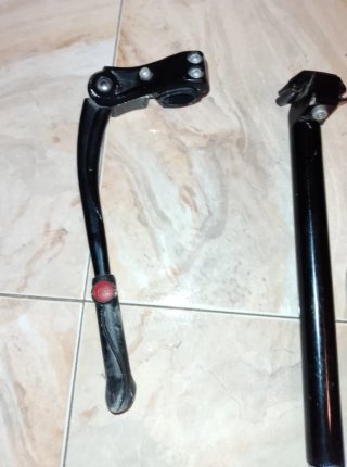 Pata de cabra y tija sillín bicicleta