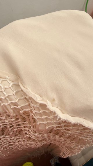Manton Manila Crema Claro Bordado Floral