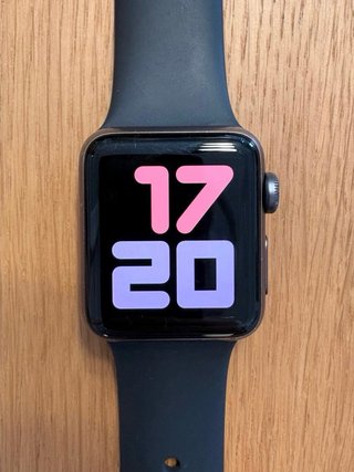 Apple Watch Series 3 38mm + 8 cinturini. Batteria 91%