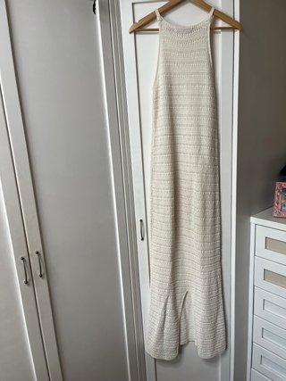 Vestido Bershka largo beige/crudo