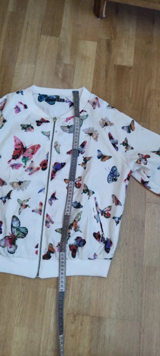 Cazadora bomber mariposas multicolor