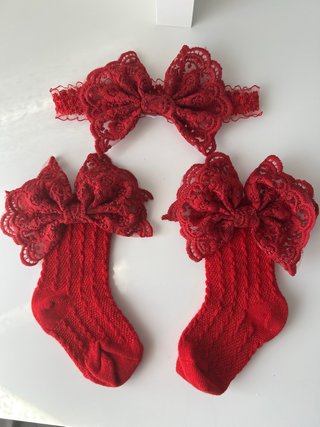 Conjunto diadema y calcetines rojos