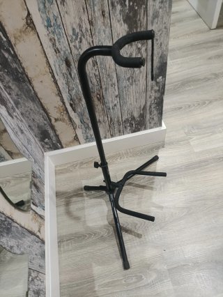 Soporte Universal para Guitarra - Tipo Trípode.