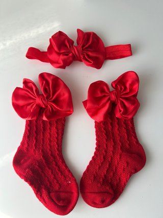 Conjunto diadema y calcetines rojos