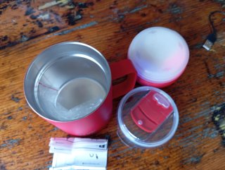 Tazza HXL con cassa Bluetooth rossa