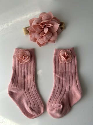 Conjunto diadema y calcetines flor rosa