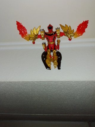 Figura de Colección Robot Rojo y Dorado