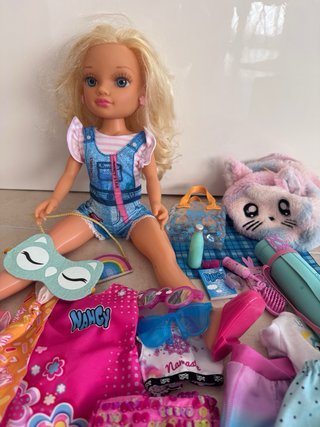 Nancy Muñeca con Ropa y Accesorios