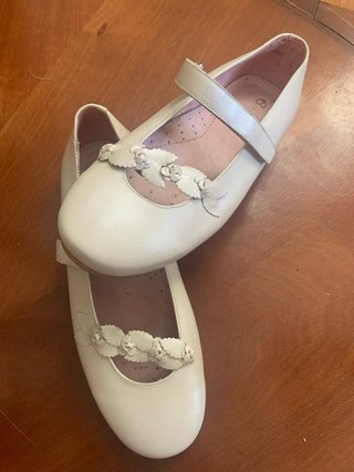 Zapatos nacarados Billowy piel.Comunión o similar