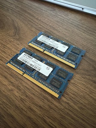 2x ELPIDA 2GB DDR3 PC3-10600S RAM