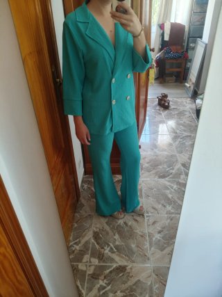 Conjunto pantalón y blazer verde azulado