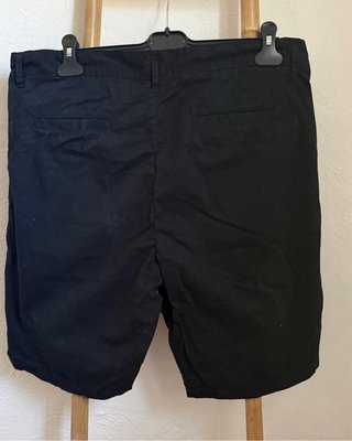 Bermudas negras