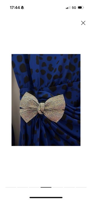 Abito blu con stampa animalier e fiocco