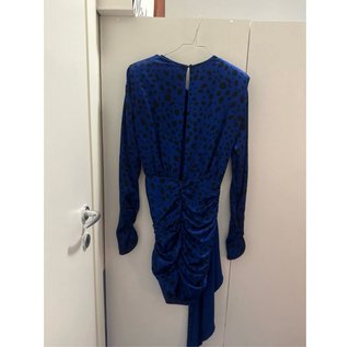 Abito blu con stampa animalier e fiocco