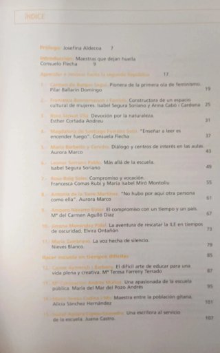 Libro 30 relatos de maestras