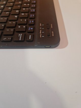 Tastiera Bluetooth ultra sottile