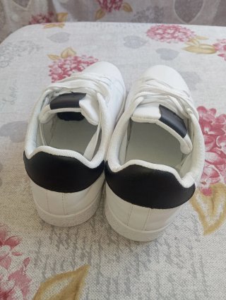 Zapatillas blancas , unisex ,talla 37