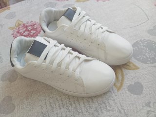 Zapatillas blancas , unisex ,talla 37