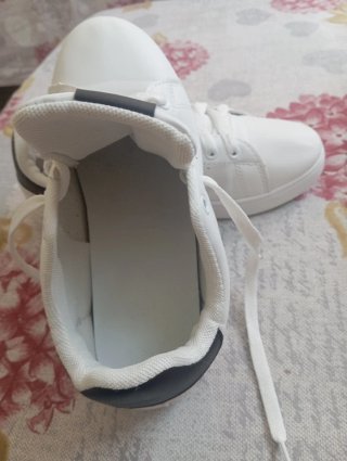 Zapatillas blancas , unisex ,talla 37