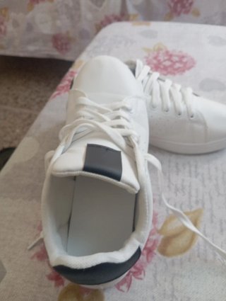 Zapatillas blancas , unisex ,talla 37