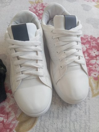 Zapatillas blancas , unisex ,talla 37
