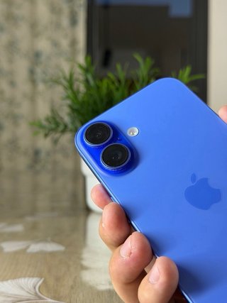 iPhone 16 Blu