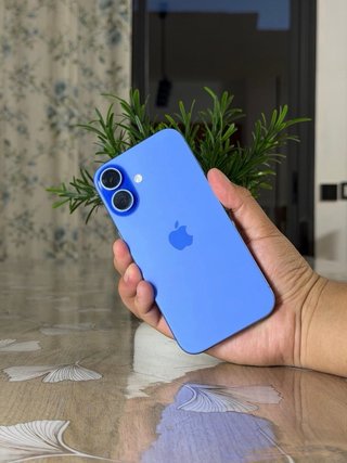 iPhone 16 Blu