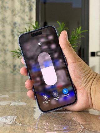 iPhone 16 Blu