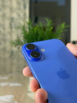 iPhone 16 Blu
