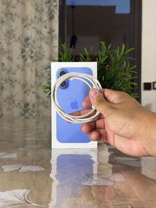 iPhone 16 Blu