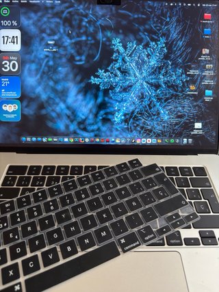 MacBook air M4 15”  256GB + AppleCare+