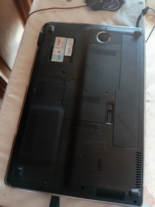 HP Pavilion DV7 i3 Notebook