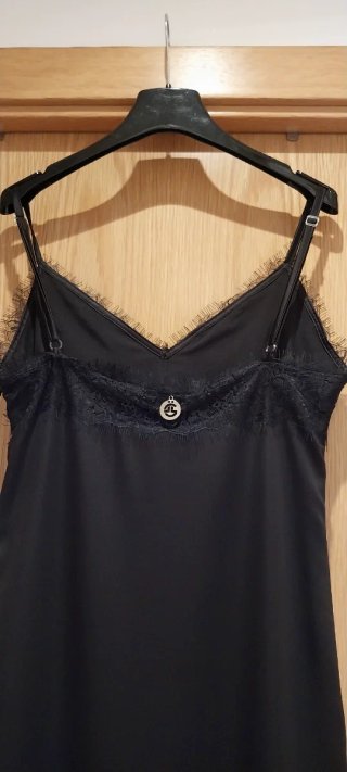 Vestido midi Gaëlle Paris preto com renda