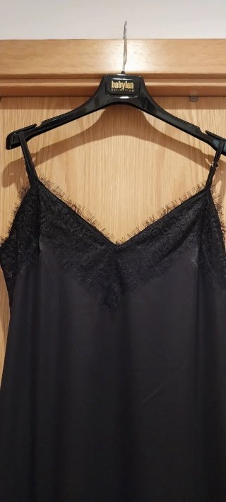 Vestido midi Gaëlle Paris preto com renda