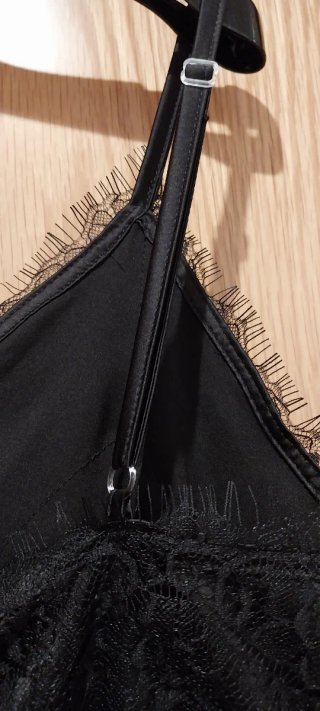Vestido midi Gaëlle Paris preto com renda