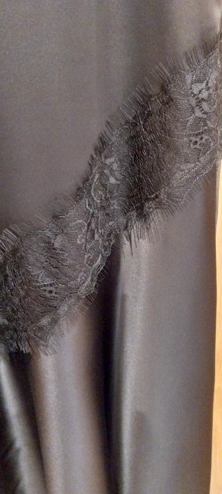 Vestido midi Gaëlle Paris preto com renda