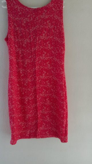Vestido rosa con cremallera y estampado