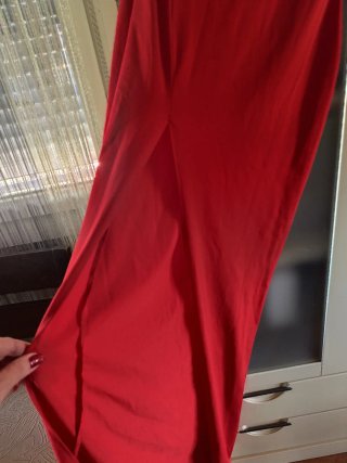 Vestido largo rojo asimétrico
