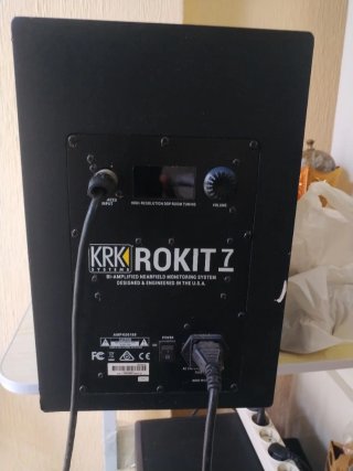 Altavoz KRK Negro y Amarillo