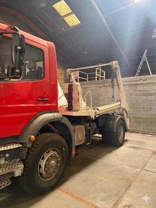 Mercedes Porta Contenedores