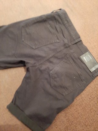 Vaquero corto chico negro. Talla 33.